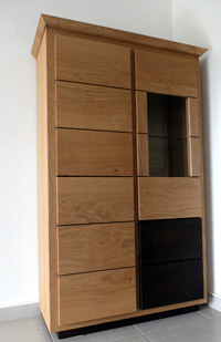 Armoire en chêne vitrée